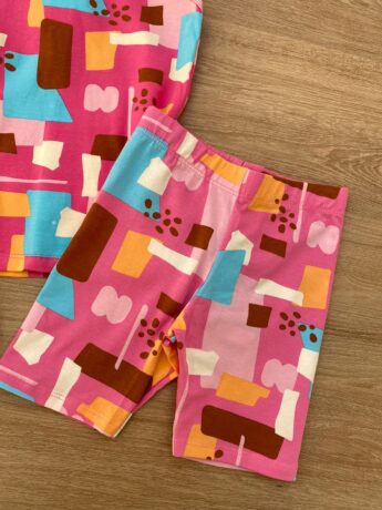 fernandaramoskids com br Bermuda Tradicional Infantil Feminina Estampa Fundo Rosa 1