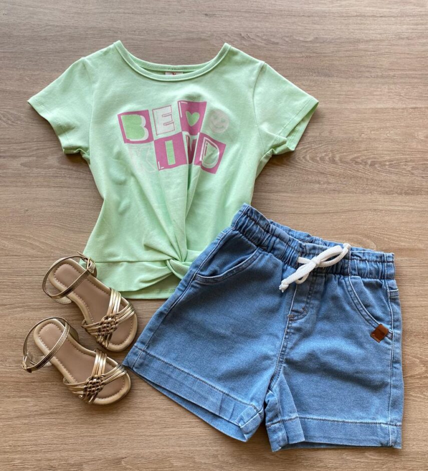 Blusa Cropped Infantil Feminino Manga Curta Be Kind Verde Fernanda Ramos Kids