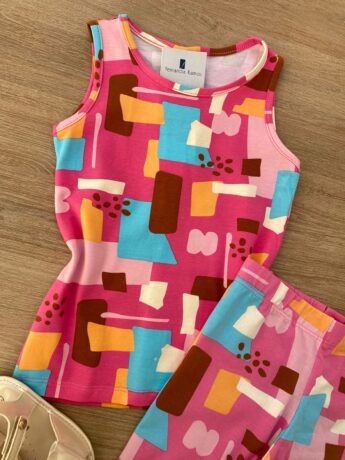 fernandaramoskids com br Blusa Regata Infantil Feminina Justa Estampada Fundo Rosa 1