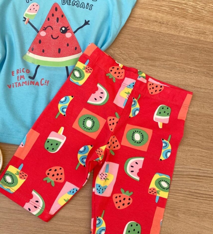 fernandaramoskids com br Conjunto Infantil Feminino Blusa Azul e Bermuda Estampa Frutinhas 1