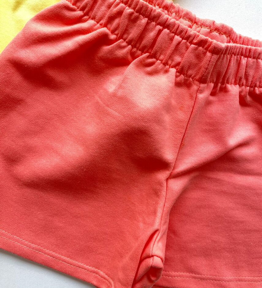 fernandaramoskids com br Conjunto Infantil Feminino Blusa com Estampa Amarelo Short Salmão 2