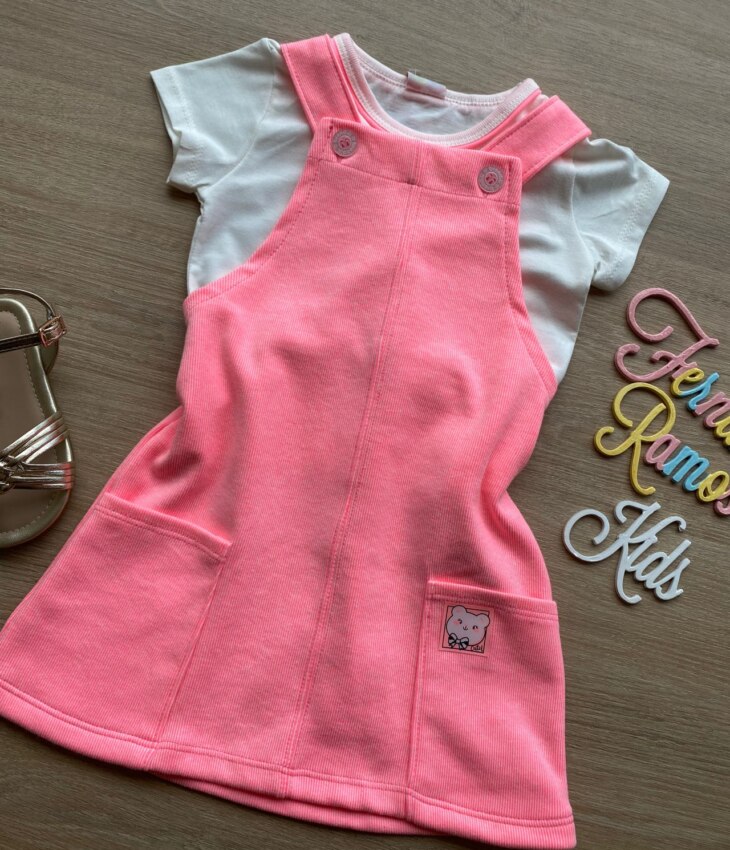 fernandaramoskids com br Conjunto Infantil Feminino Blusa Cropped Branca e Salopete Pink Flúor 1