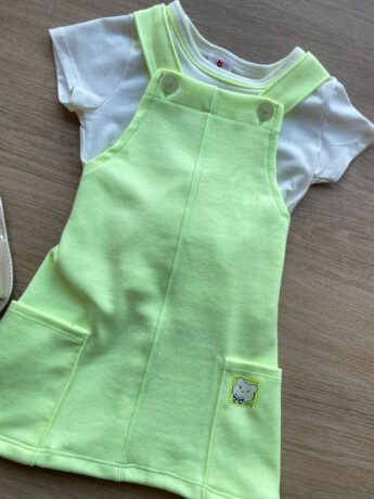 fernandaramoskids com br Conjunto Infantil Feminino Blusa Cropped Branca e Salopete Verde Flúor 1