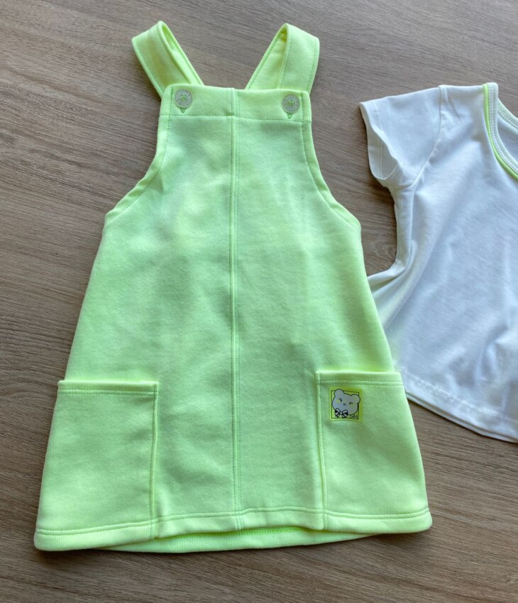 fernandaramoskids com br Conjunto Infantil Feminino Blusa Cropped Branca e Salopete Verde Flúor 3