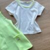 fernandaramoskids com br Conjunto Infantil Feminino Blusa Cropped Branca e Salopete Verde Flúor 4