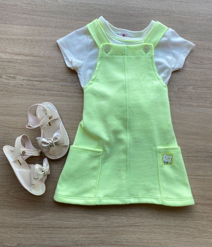 Conjunto Infantil Feminino Blusa Cropped Branca e Salopete Verde Flúor Fernanda Ramos Kids