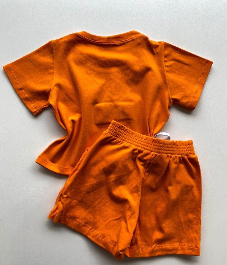fernandaramoskids com br Conjunto Infantil Feminino Blusa Cropped Chinelo e Short Saia Laranja 3
