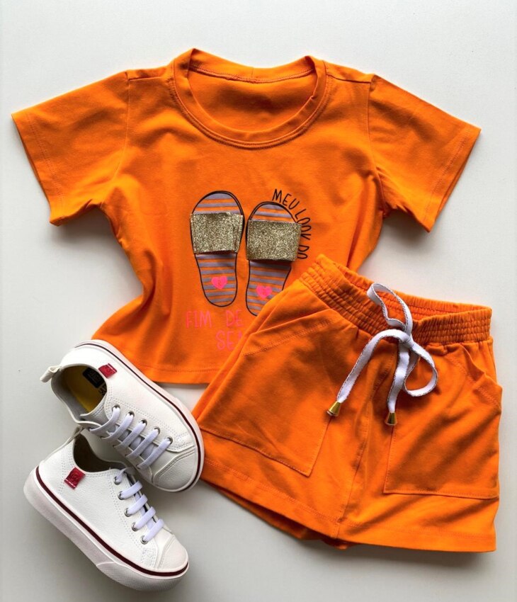 Conjunto Infantil Feminino Blusa Cropped Chinelo e Short Saia Laranja Fernanda Ramos Kids