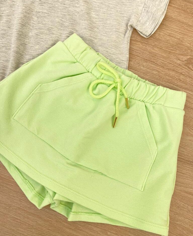 fernandaramoskids com br Conjunto Infantil Feminino Blusa Cropped Cinza Short Saia Verde 3