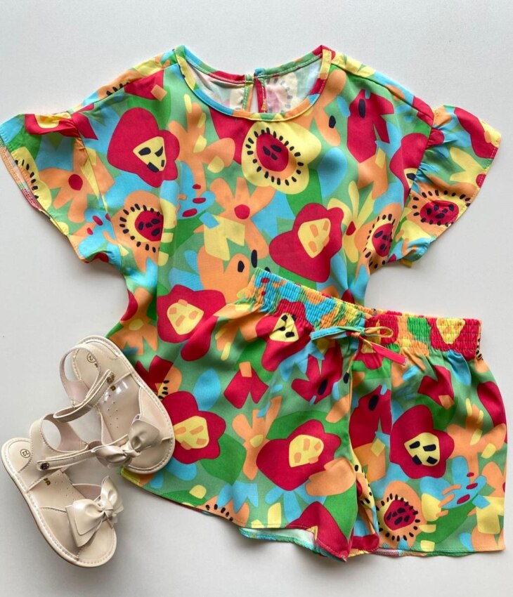 Conjunto Infantil Feminino Blusa Cropped e Short Estampa Floral Fernanda Ramos Kids