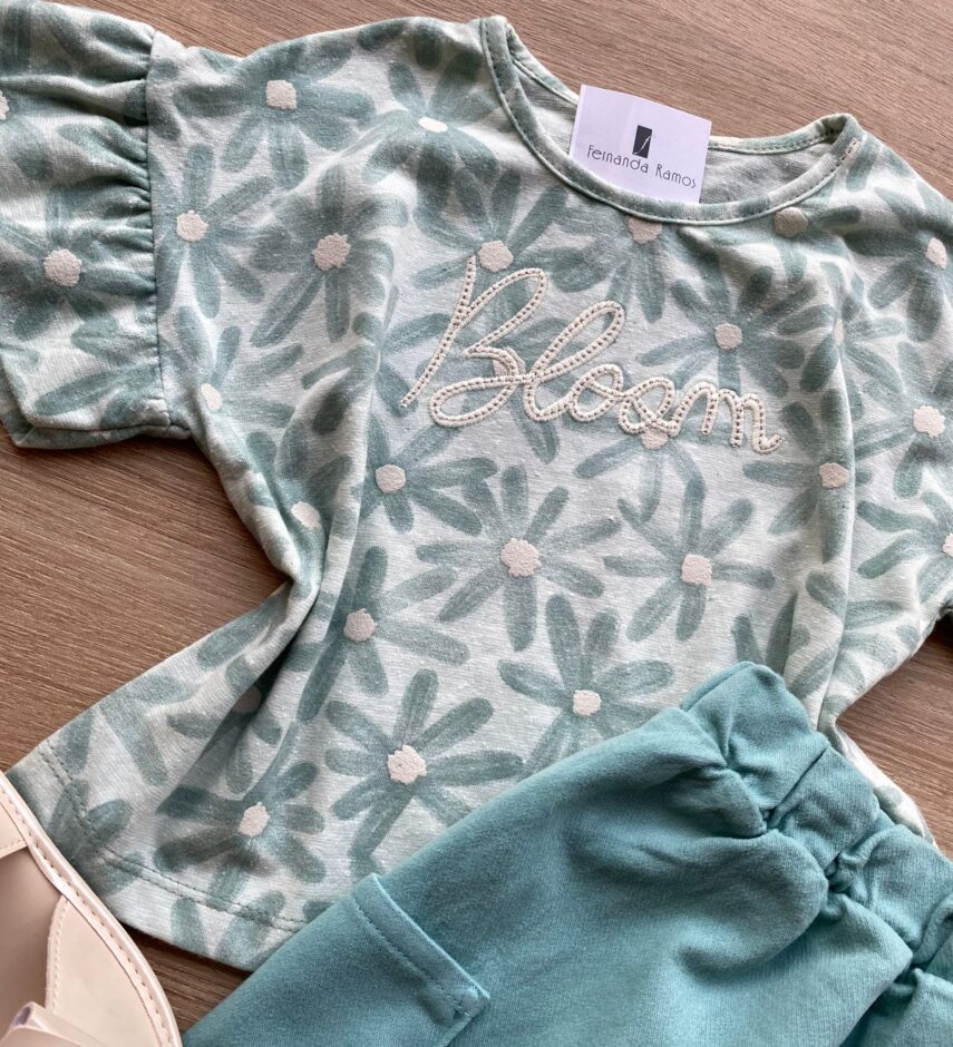 fernandaramoskids com br Conjunto Infantil Feminino Blusa Cropped Estampa Floral Short Saia Verde 3