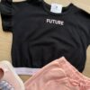 fernandaramoskids com br Conjunto Infantil Feminino Blusa Cropped Preto Short Saia Rosa 2