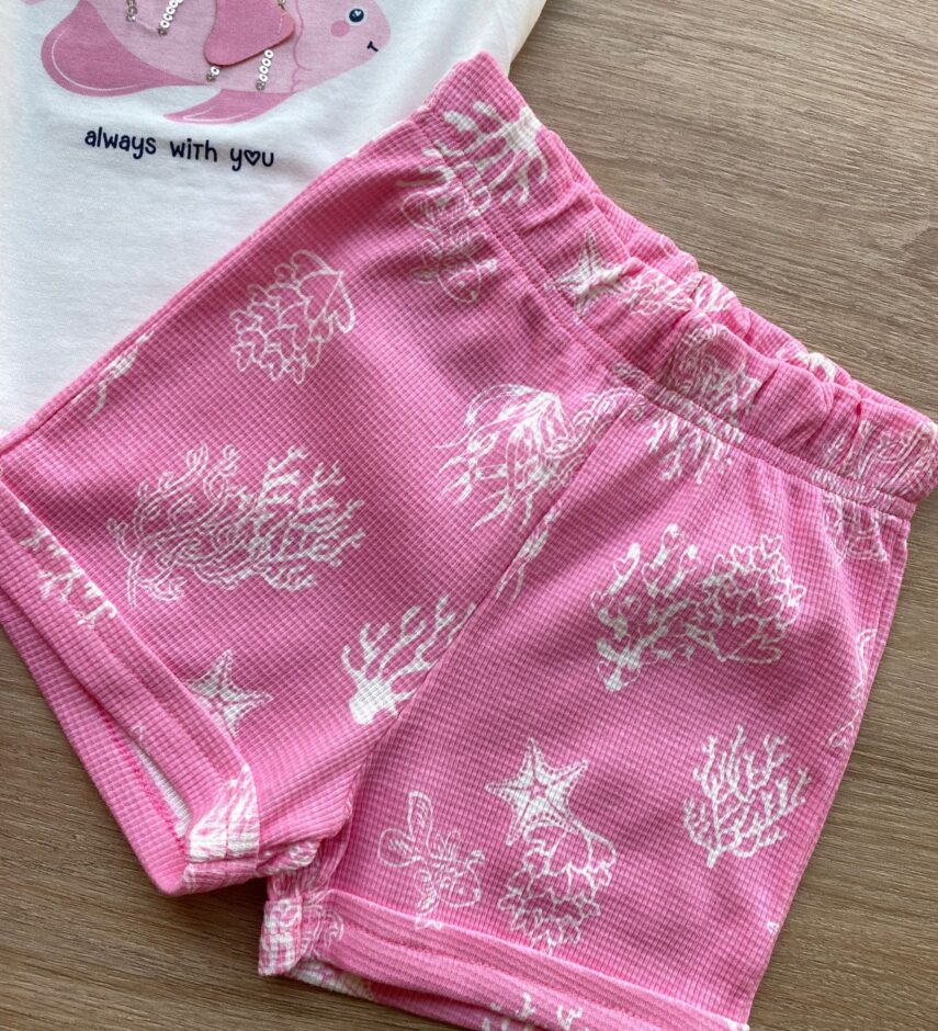 fernandaramoskids com br Conjunto Infantil Feminino Blusa Estampa de Peixe e Short Rosa 2