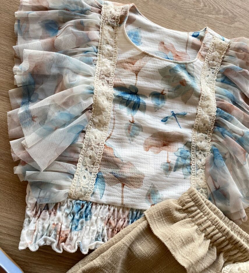 fernandaramoskids com br Conjunto Infantil Feminino Blusa Floral Short Bege 3