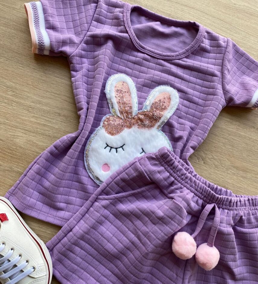 fernandaramoskids com br Conjunto Infantil Feminino Blusa Manga Curta Coelho e Short Lilás 1