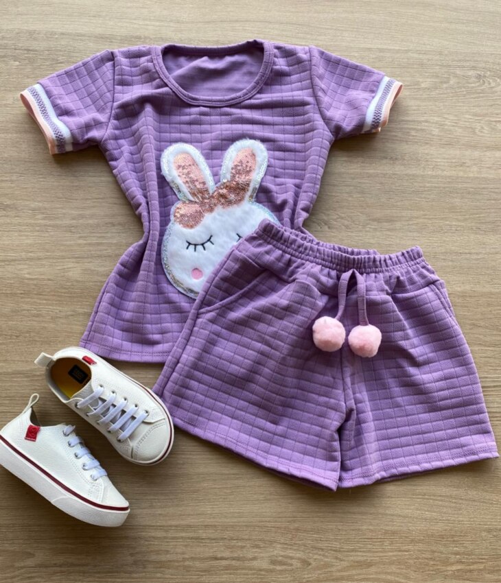 Conjunto Infantil Feminino Blusa Manga Curta Coelho e Short Lilás Fernanda Ramos Kids
