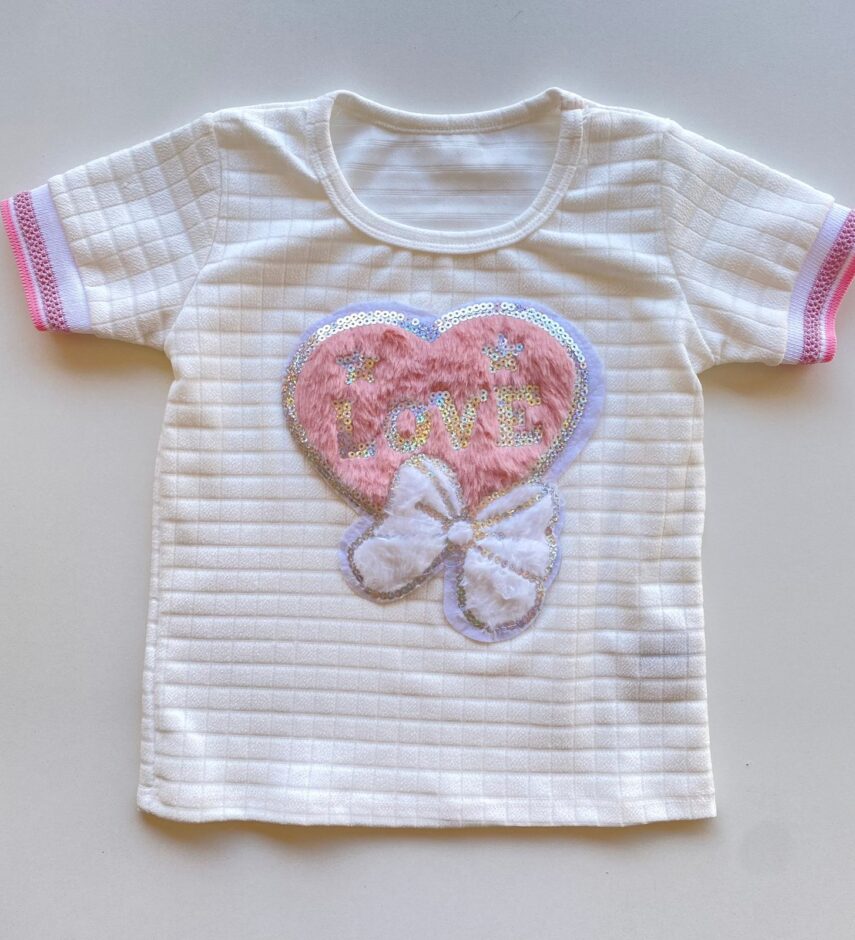 fernandaramoskids com br Conjunto Infantil Feminino Blusa Manga Curta Love e Short Branco 1