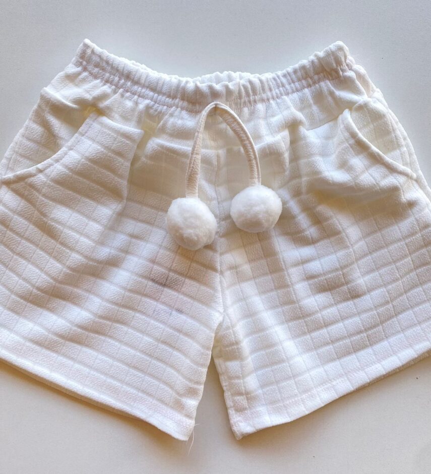 fernandaramoskids com br Conjunto Infantil Feminino Blusa Manga Curta Love e Short Branco 3