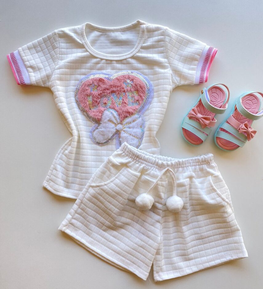 Conjunto Infantil Feminino Blusa Manga Curta Love e Short Branco Fernanda Ramos Kids