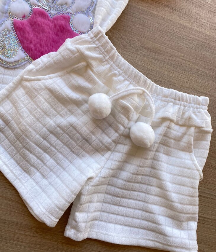 fernandaramoskids com br Conjunto Infantil Feminino Blusa Manga Curta Urso e Short Branco 2