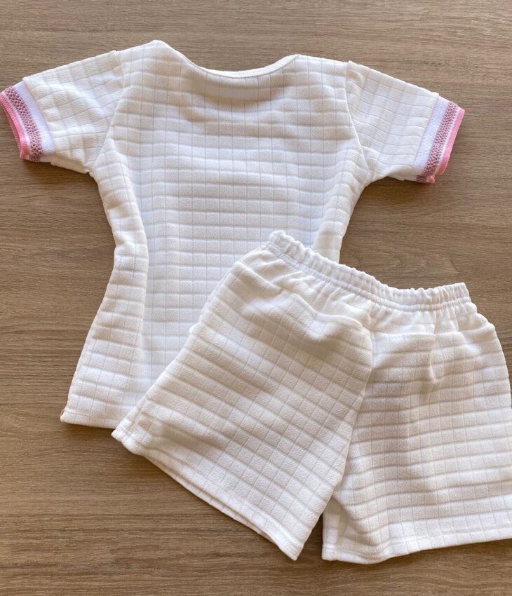 fernandaramoskids com br Conjunto Infantil Feminino Blusa Manga Curta Urso e Short Branco 3