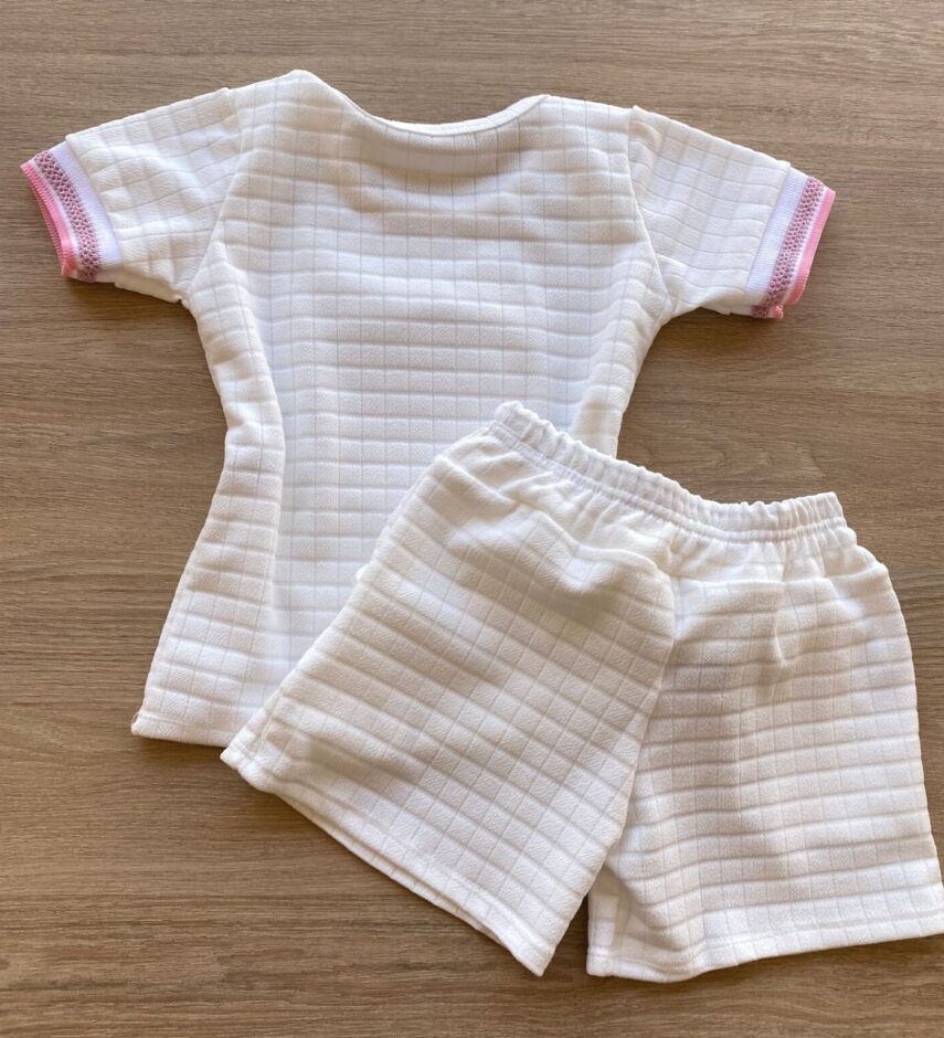 fernandaramoskids com br Conjunto Infantil Feminino Blusa Manga Curta Urso e Short Branco 3