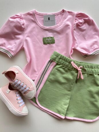 fernandaramoskids com br Conjunto Infantil Feminino Cropped Manga Princesa Rosa e Short Verde 1