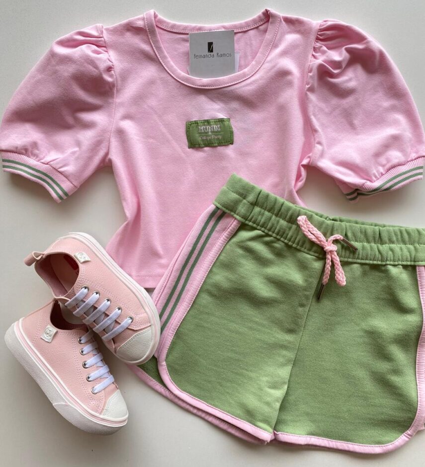 fernandaramoskids com br Conjunto Infantil Feminino Cropped Manga Princesa Rosa e Short Verde 1