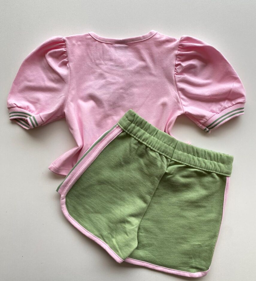 fernandaramoskids com br Conjunto Infantil Feminino Cropped Manga Princesa Rosa e Short Verde 4