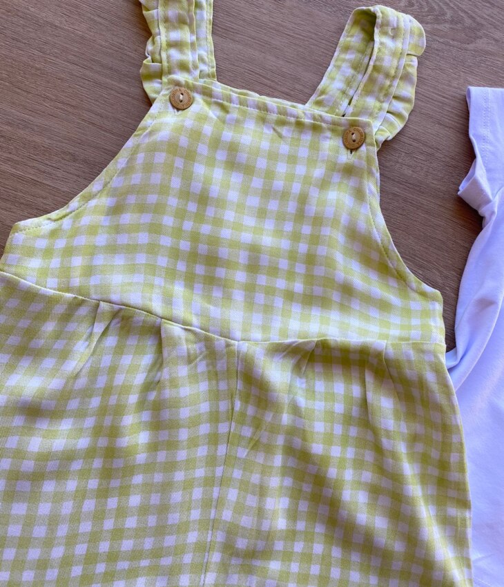fernandaramoskids com br Conjunto Infantil Feminino Jardineira Xadrez e Blusa Manga Curta Branca 3