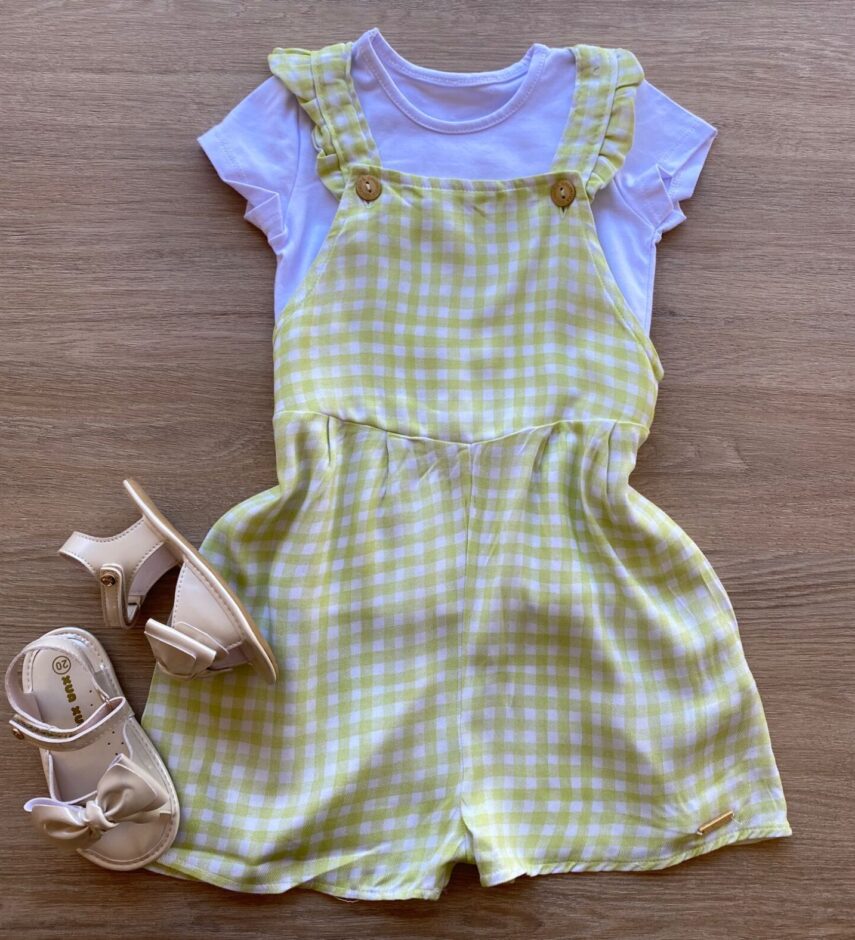 Conjunto Infantil Feminino Jardineira Xadrez e Blusa Manga Curta Branca Fernanda Ramos Kids