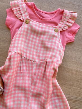 fernandaramoskids com br Conjunto Infantil Feminino Jardineira Xadrez e Blusa Manga Curta Rosa 1