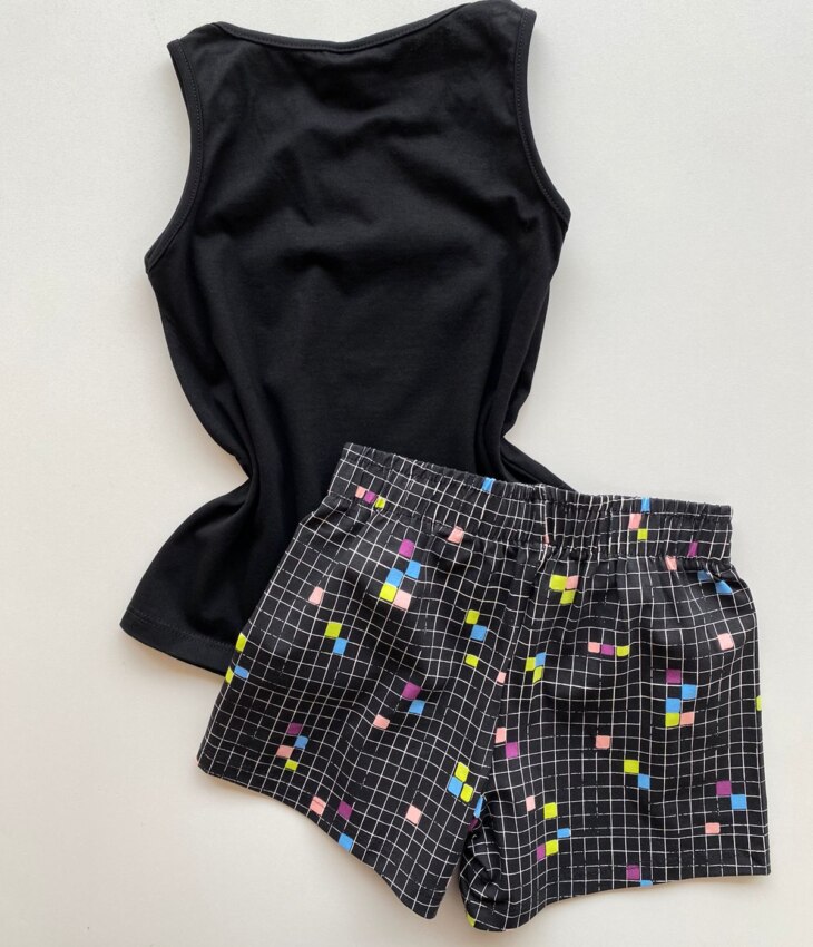 fernandaramoskids com br Conjunto Infantil Feminino Regata Preta e Short Estampa Xadrez 3