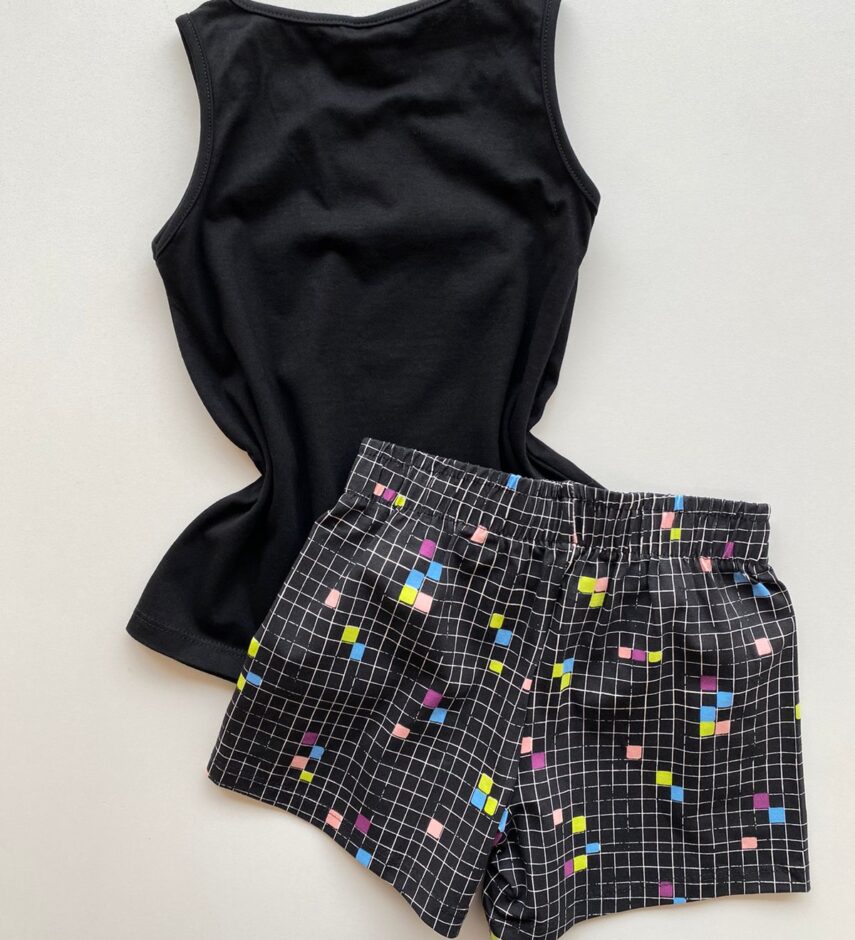 fernandaramoskids com br Conjunto Infantil Feminino Regata Preta e Short Estampa Xadrez 3