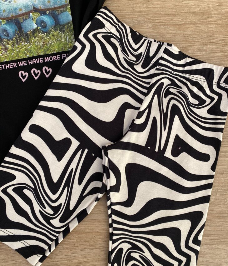 fernandaramoskids com br Conjunto Infantil Feminino T shirt Manga Curta Preta e Bermuda Estampa Zebra 1