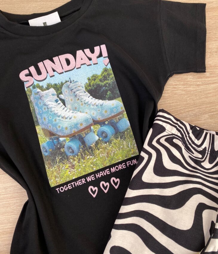 fernandaramoskids com br Conjunto Infantil Feminino T shirt Manga Curta Preta e Bermuda Estampa Zebra 2