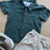 fernandaramoskids com br Conjunto Infantil Masculino Camisa Verde e Bermuda Bege 1