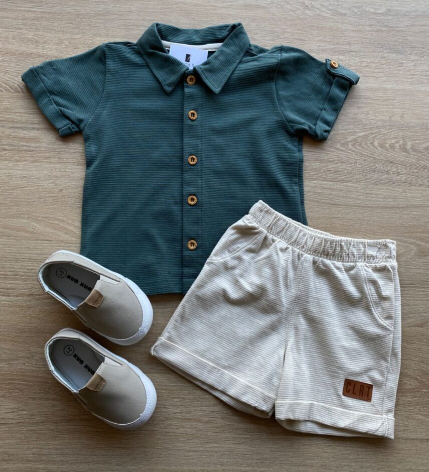 Conjunto Infantil Masculino Camisa Verde e Bermuda Bege Fernanda Ramos Kids