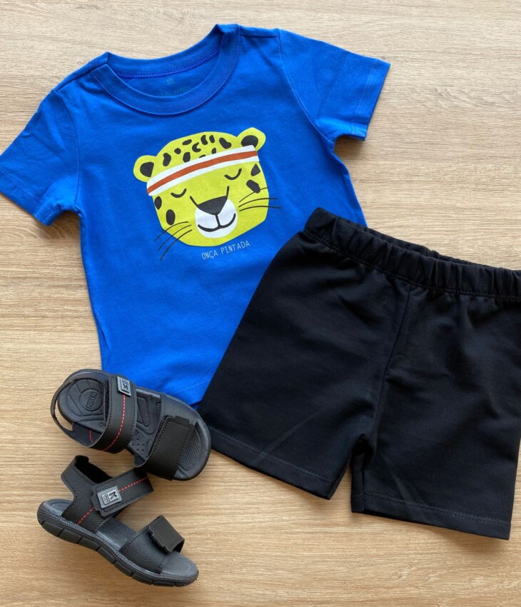 Conjunto Infantil Masculino Camiseta Azul Bic e Bermuda Preta Fernanda Ramos Kids