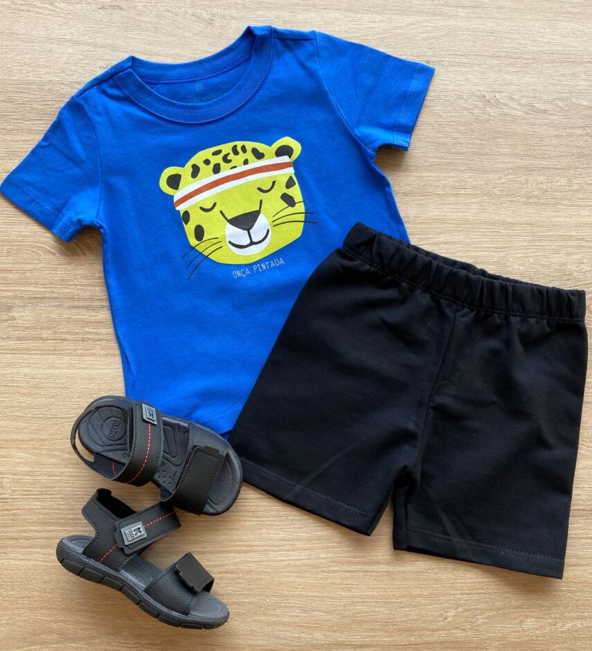 Conjunto Infantil Masculino Camiseta Azul Bic e Bermuda Preta Fernanda Ramos Kids