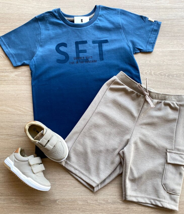 Conjunto Infantil Masculino Camiseta Azul Set e Bermuda Bege Fernanda Ramos Kids