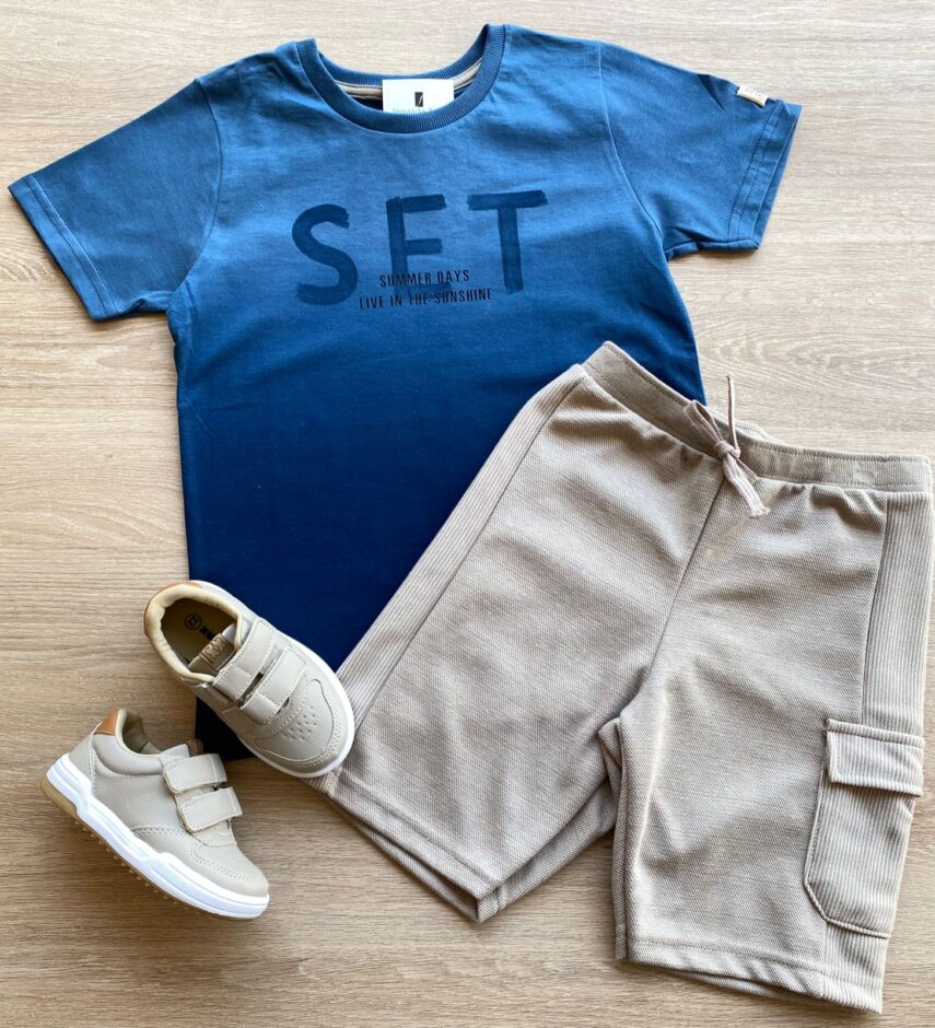 Conjunto Infantil Masculino Camiseta Azul Set e Bermuda Bege Fernanda Ramos Kids