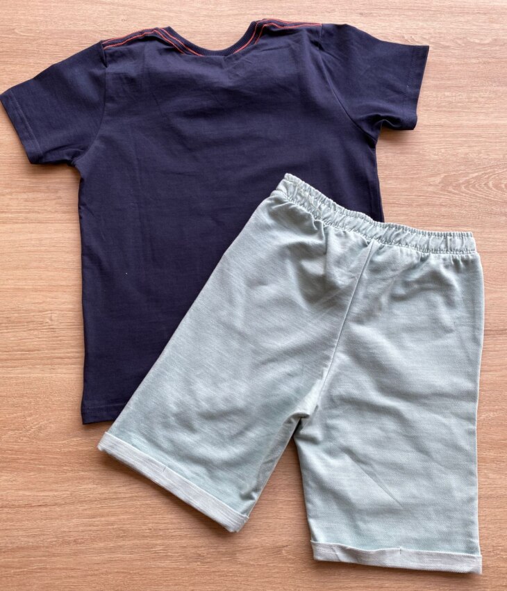 fernandaramoskids com br Conjunto Infantil Masculino Camiseta Azul Marinho e Bermuda Verde 3