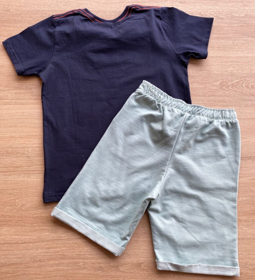 fernandaramoskids com br Conjunto Infantil Masculino Camiseta Azul Marinho e Bermuda Verde 3