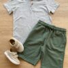 Conjunto Infantil Masculino Camiseta Cinza e Bermuda Verde Fernanda Ramos Store