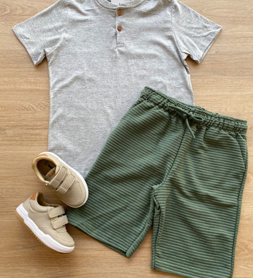 Conjunto Infantil Masculino Camiseta Cinza e Bermuda Verde Fernanda Ramos Store