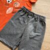 fernandaramoskids com br Conjunto Infantil Masculino Camiseta Laranja e Bermuda Cinza 2