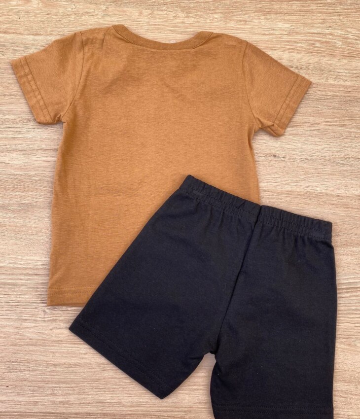 fernandaramoskids com br Conjunto Infantil Masculino Camiseta Marrom e Bermuda Preta 2