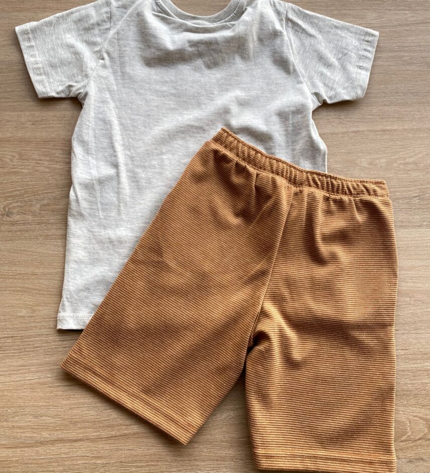 fernandaramoskids com br Conjunto Infantil Masculino Camiseta Mesclada e Bermuda Caramelo 3