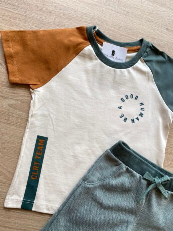 fernandaramoskids com br Conjunto Infantil Masculino Camiseta Nude e Bermuda Verde 1